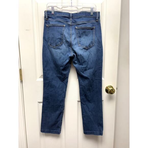 GAP Jeans Classic Straight Mid Rise Medium Wash Women’s Size 12R 31 - Picture 2 of 6